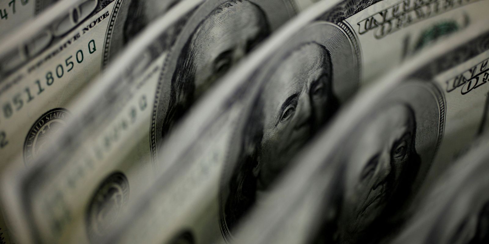 dolar-sobe-para-r$-5,24-apos-indicacao-de-trump-ao-bc-dos-eua