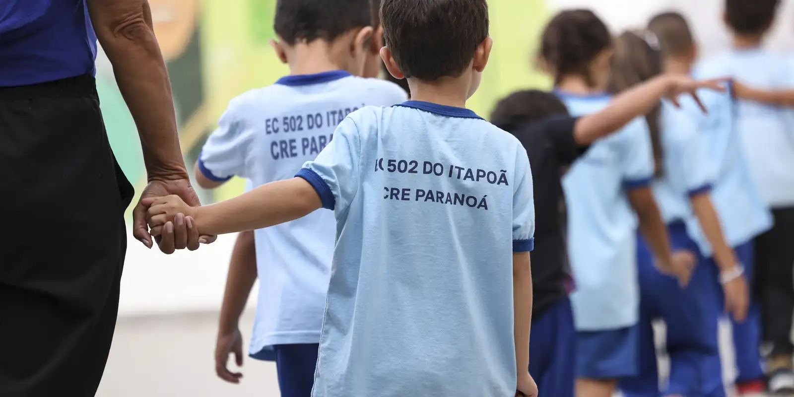 alunos-de-escola-no-df-sao-“punidos”-com-flexao-e-pms-sao-afastados