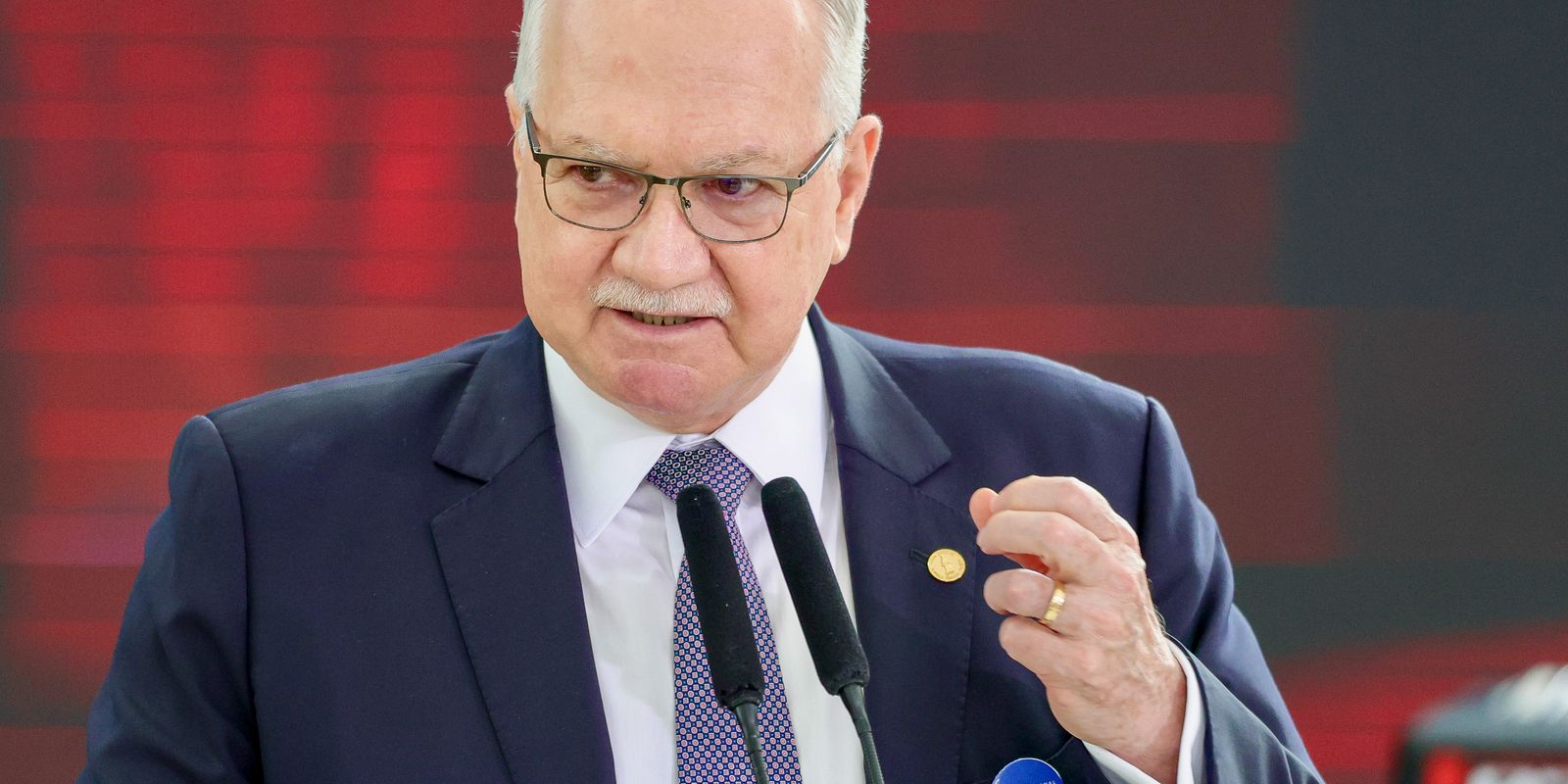 fachin-da-5-dias-para-mendonca-e-gonet-responderem-acusacao-de-moraes