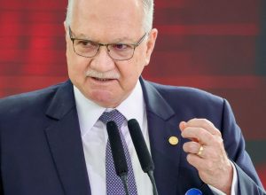 fachin-da-5-dias-para-mendonca-e-gonet-responderem-acusacao-de-moraes